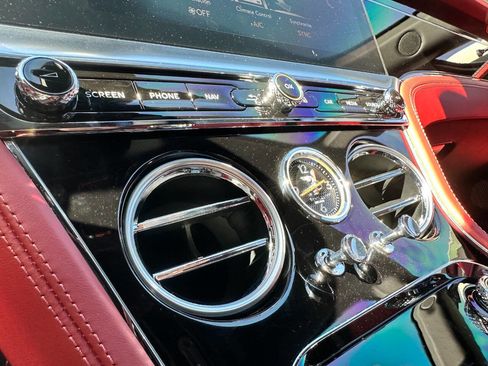 Used 2020 Bentley Continental GT image 33