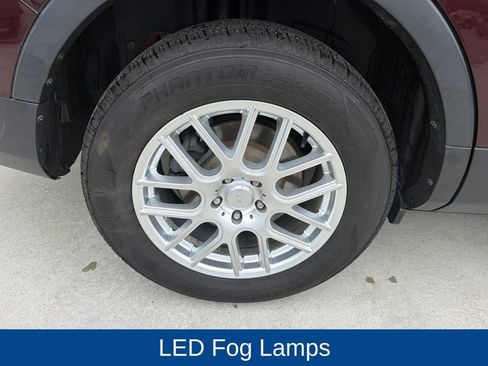 Used 2018 Ford Explorer XLT w/ Equipment Group 202A FWD image 12