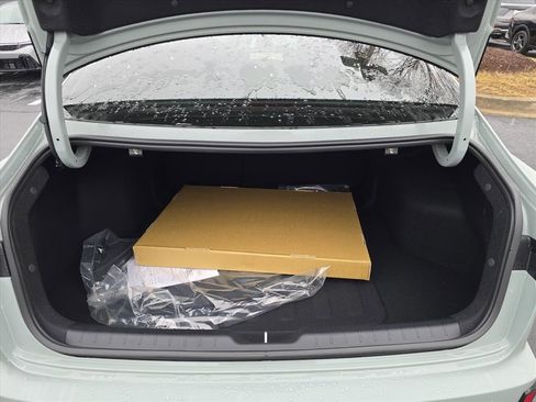 New 2025 Kia K4 GT-Line image 11