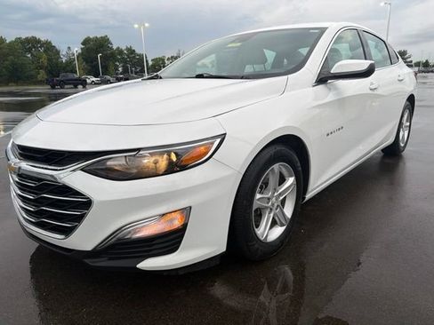 Used 2020 Chevrolet Malibu LS w/ Driver Confidence Package II FWD image 2