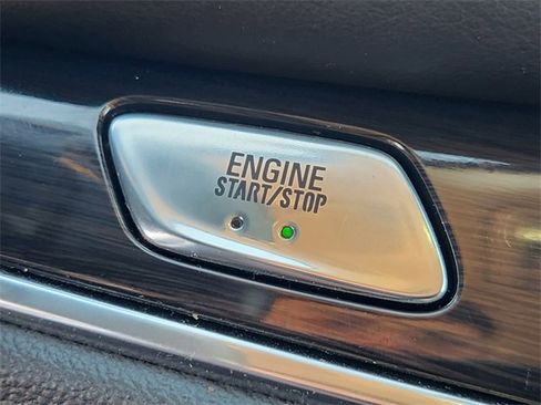 Used 2022 Buick Enclave Essence image 20