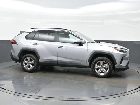 Used 2025 Toyota RAV4 XLE AWD/4WD image 7