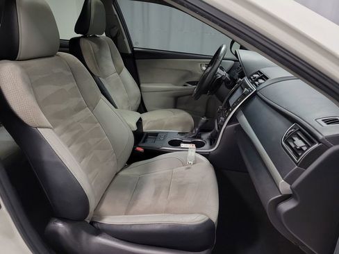 Used 2015 Toyota Camry XSE image 26