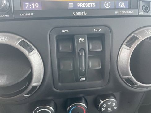 Used 2017 Jeep Wrangler Unlimited Sport image 23