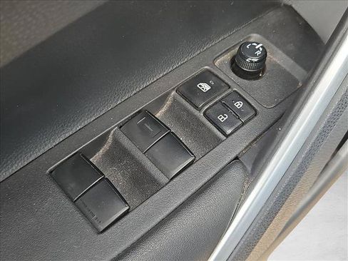 Used 2023 Toyota Corolla Cross LE AWD/4WD image 11