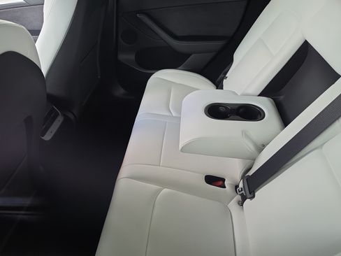 Used 2025 Tesla Model Y Long Range RWD image 12