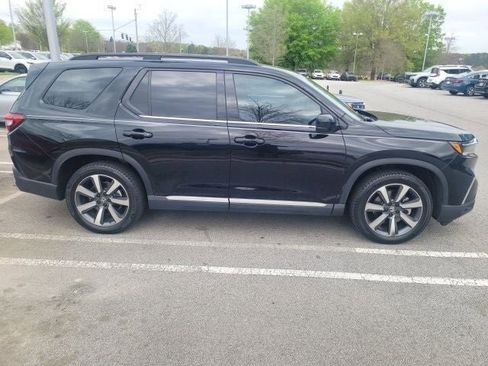 Used 2024 Honda Pilot Touring image 4
