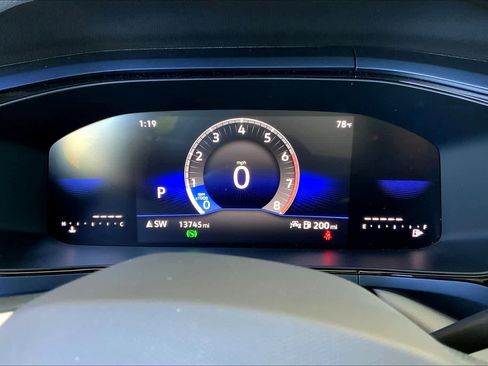 Used 2024 Volkswagen Taos SE w/ Panoramic Sunroof Package image 26