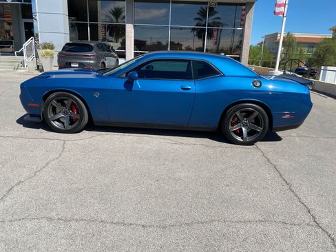 Used 2022 Dodge Challenger SRT Hellcat w/ Plus Package RWD image 9