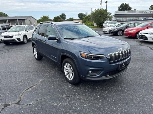 Used 2019 Jeep Cherokee Latitude w/ Popular Appearance Group AWD/4WD image 9