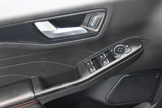 Used 2025 Ford Escape ST-Line FWD image 12