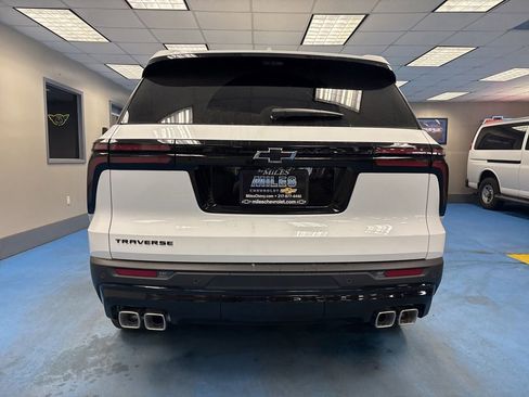 New 2026 Chevrolet Traverse LT w/ Midnight/Sport Edition FWD image 7