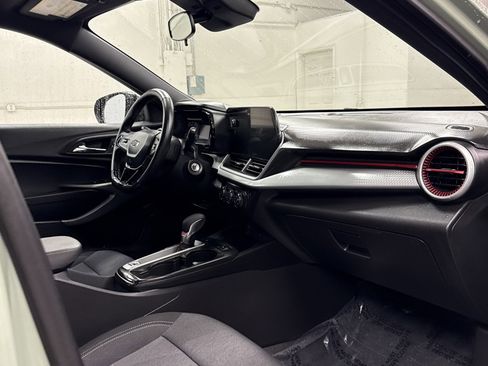 Used 2024 Chevrolet Trax RS w/ Driver Confidence Package image 21