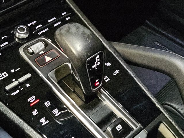 Used 2020 Porsche Cayenne AWD/4WD image 12
