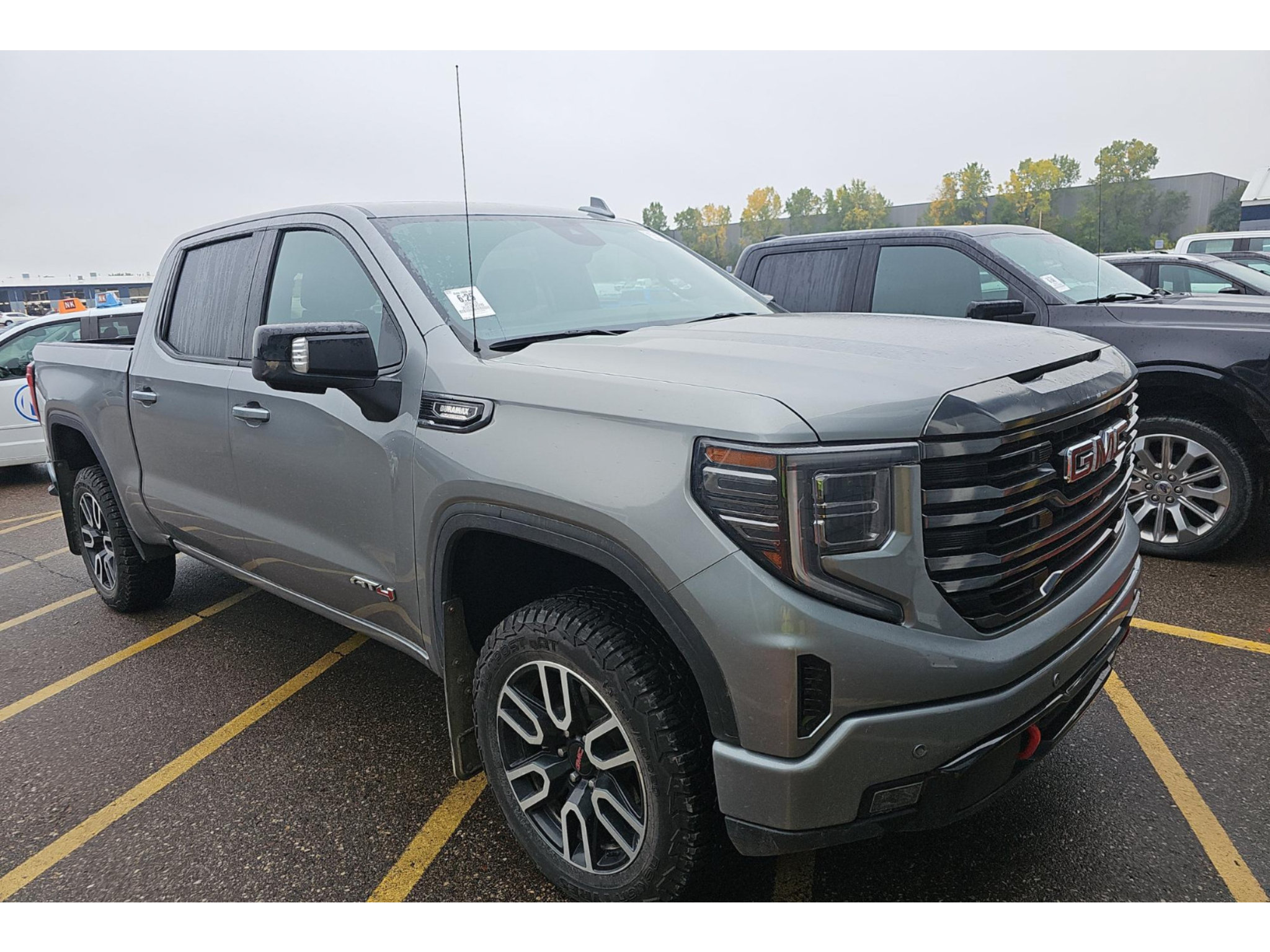 Used 2023 GMC Sierra 1500 AT4 w/ Technology Package AWD/4WD image 1