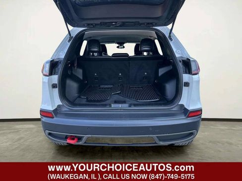 Used 2019 Jeep Cherokee Trailhawk w/ Cold Weather Group AWD/4WD image 13