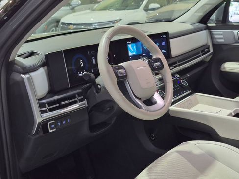 Used 2025 Hyundai Santa Fe SEL image 14