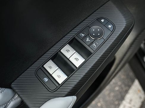 New 2025 Mitsubishi Outlander SEL image 17