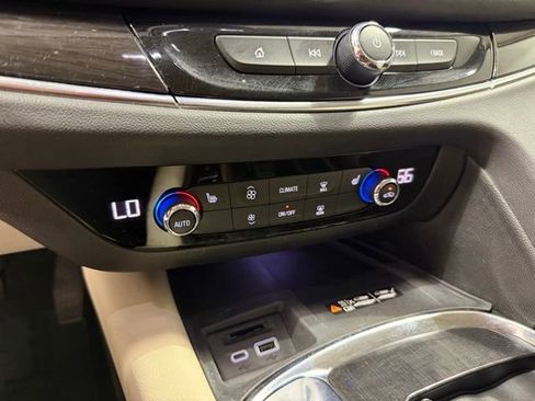 Used 2023 Buick Enclave Essence FWD image 21