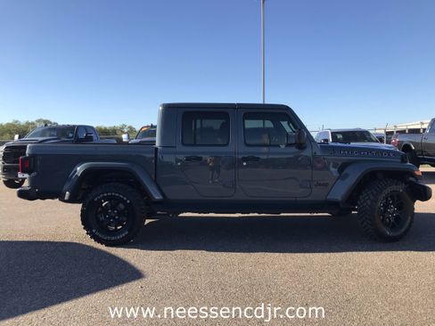 New 2025 Jeep Gladiator Sport image 34
