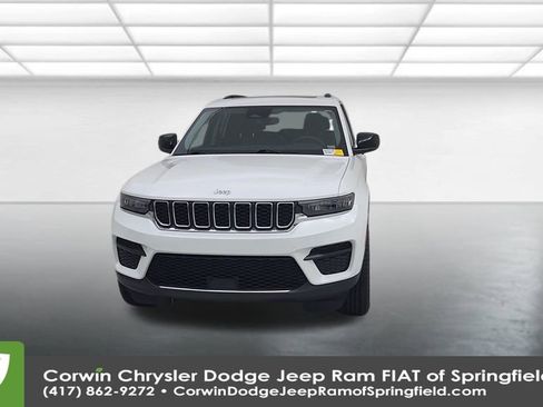 Certified 2023 Jeep Grand Cherokee Laredo w/ Luxury Tech Group I image 5