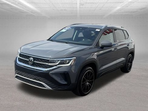 Used 2022 Volkswagen Taos SEL w/ Panoramic Sunroof Package AWD/4WD image 4