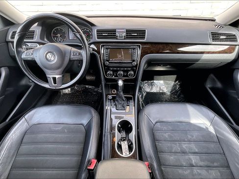 Used 2015 Volkswagen Passat TDI SEL Premium image 15
