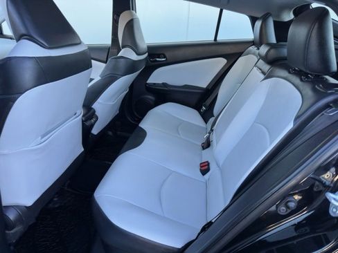 Used 2019 Toyota Prius XLE image 19