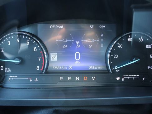 Used 2021 Ford Explorer XLT w/ Equipment Group 202A AWD/4WD image 45