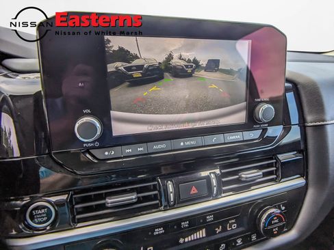 Used 2022 Nissan Pathfinder SV image 36