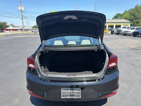 Used 2020 Hyundai Elantra SEL FWD image 15