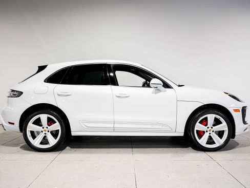 Used 2023 Porsche Macan S image 2