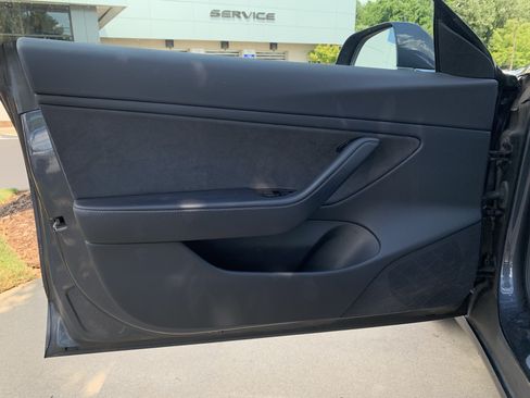 Used 2018 Tesla Model 3 Mid Range RWD image 14