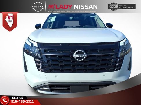 New 2026 Nissan Pathfinder SL image 2