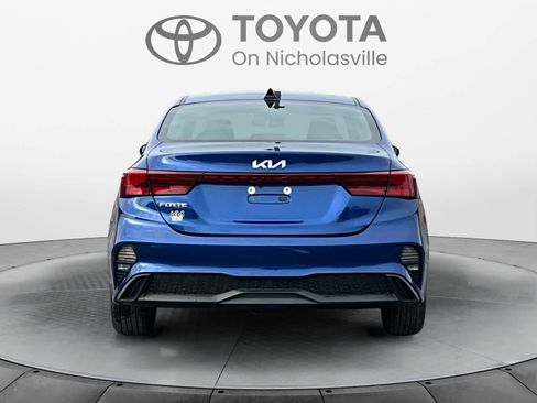 Used 2024 Kia Forte LXS w/ LXS Technology Package image 5