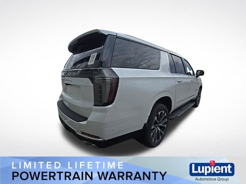 Used 2025 Chevrolet Suburban High Country w/ Sun And Tow Package image 3