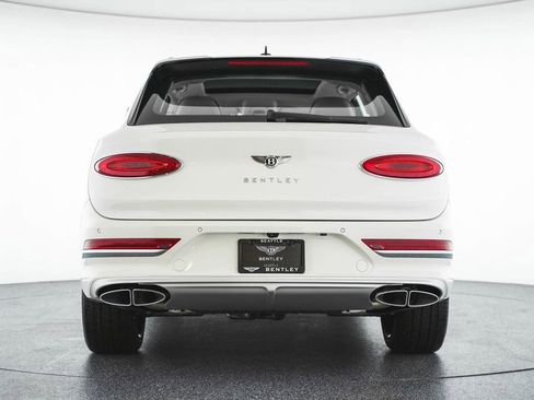 Used 2025 Bentley Bentayga Extended Wheelbase image 21