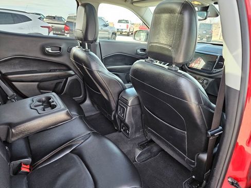 Used 2017 Jeep Compass Limited image 28