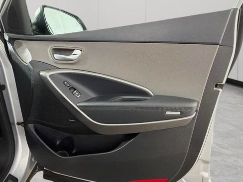 Used 2017 Hyundai Santa Fe Limited FWD image 33
