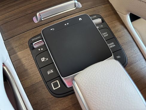 Certified 2025 Mercedes-Benz GLE 450e 4MATIC image 42