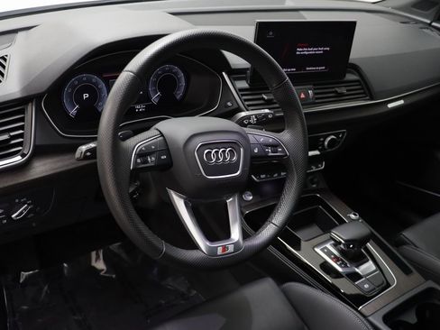 Used 2025 Audi Q5 e Premium Plus w/ Premium Plus Package image 6