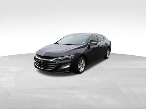 Used 2023 Chevrolet Malibu LT w/ Driver Confidence Package FWD image 3