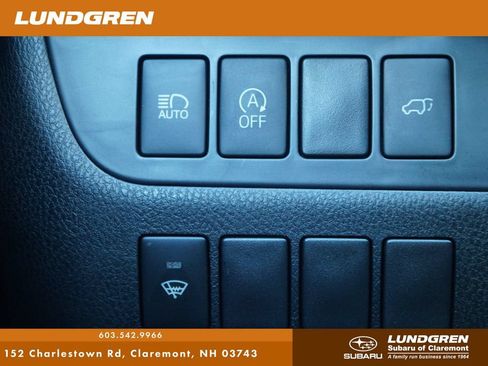 Used 2018 Toyota Highlander XLE w/ Carpet Mat Package (TMS) AWD/4WD image 16