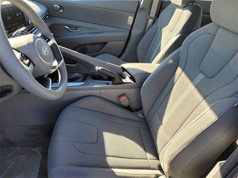 New 2026 Hyundai Elantra SE image 15