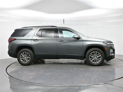 Used 2023 Chevrolet Traverse LT image 8