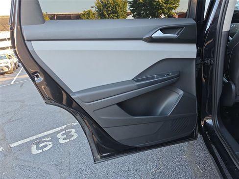 Certified 2023 Volkswagen Taos SE w/ Panoramic Sunroof Package FWD image 25