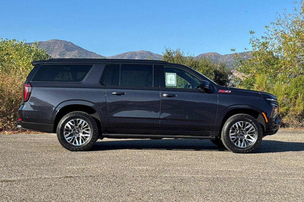Used 2025 Chevrolet Suburban Z71 AWD/4WD image 3
