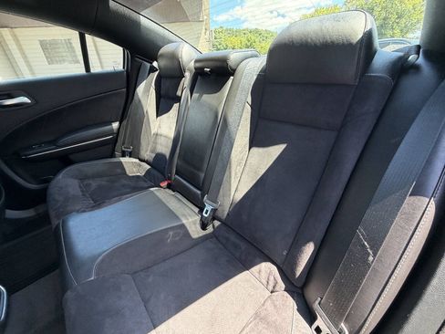 Used 2018 Dodge Charger R/T Scat Pack w/ Dynamics Package RWD image 32