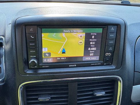 Used 2019 Dodge Grand Caravan GT image 24