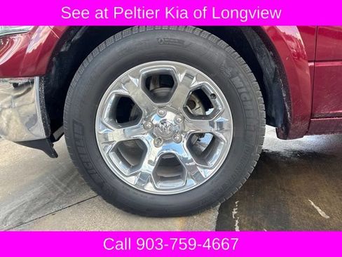 Used 2017 RAM 1500 Laramie w/ Convenience Group AWD/4WD image 4